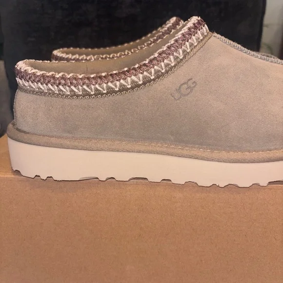 UGG new color Suede Slip-On Shoes brand new size 7 - Picture 2 of 10